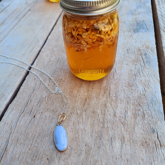 Blue Lace Agate Necklace with silver chain - Picture 3 of 4